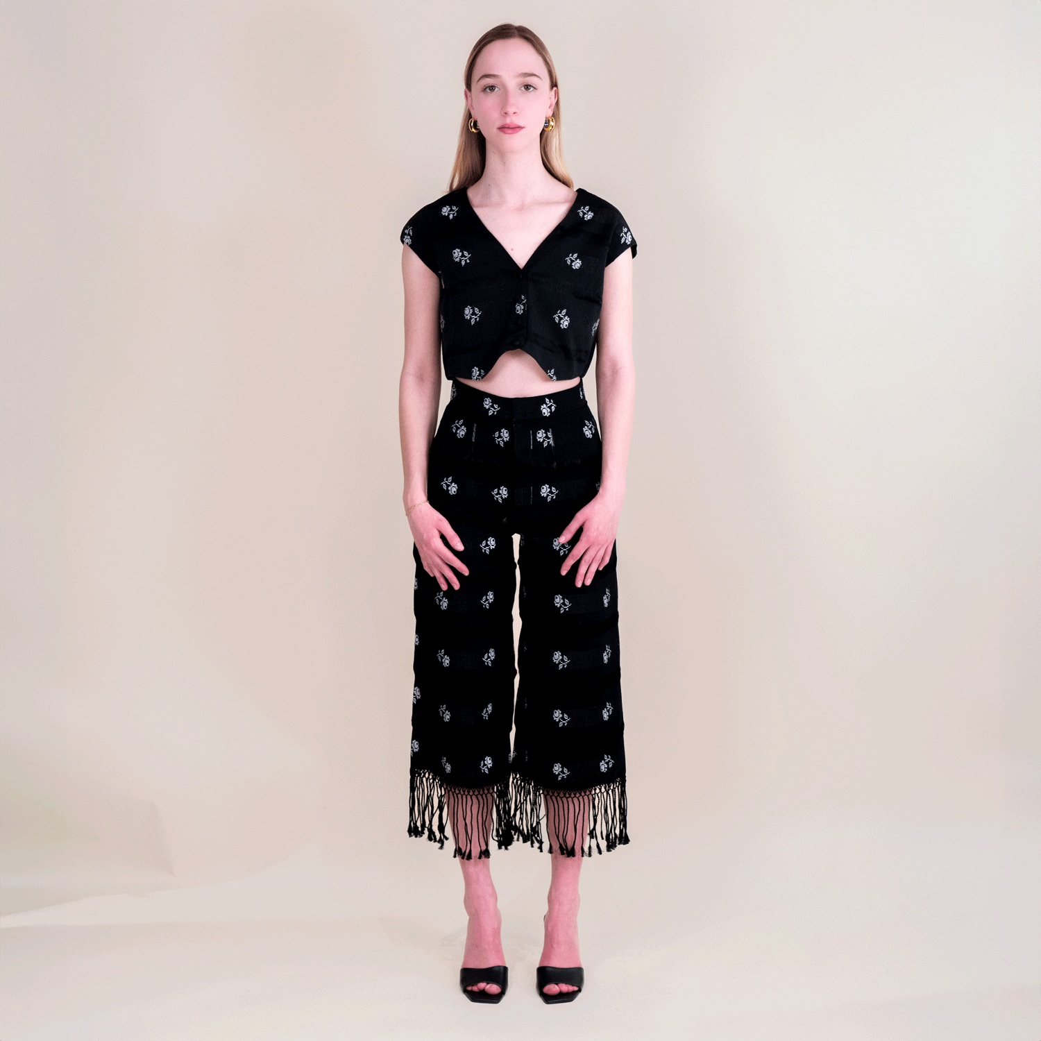 【THE MOZZ】[Premium] The Mozz Cashmere Fringe Pants Mozhdeh Matin ~ Handwoven Roses Fringe Pants | MAIMOUN
