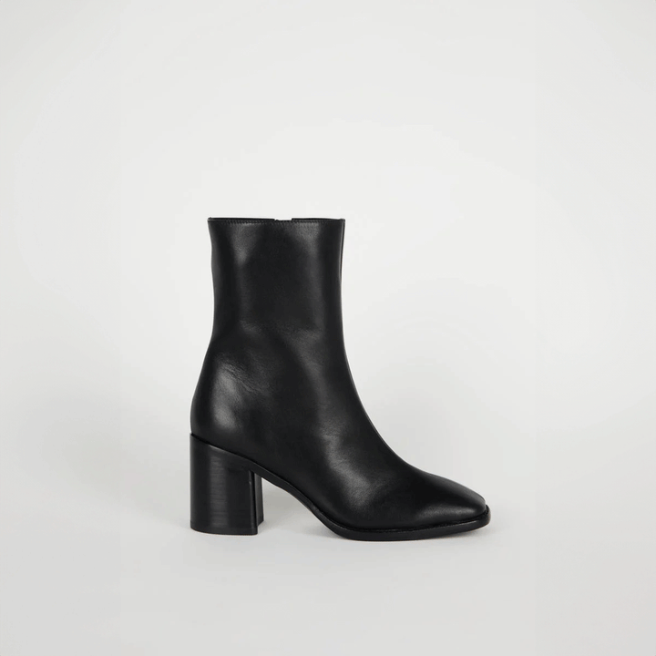 Contour Boot