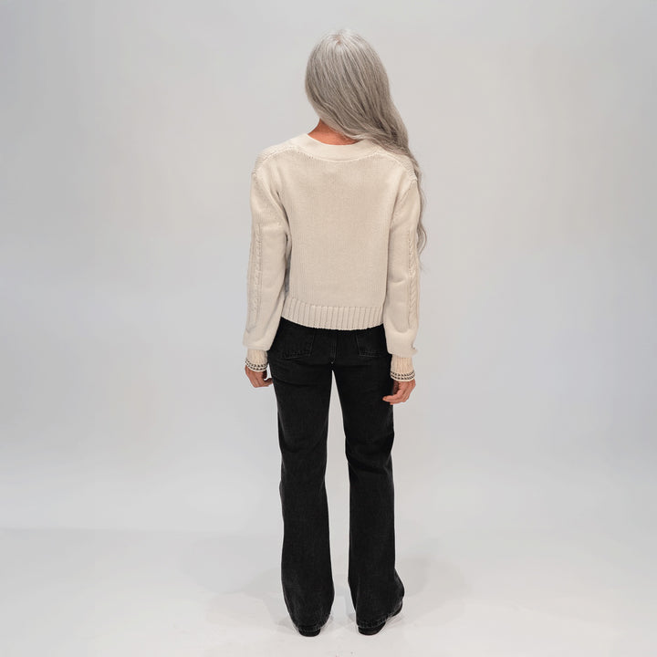 A5040 Cropped V-Neck Sweater