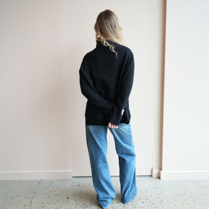 A6213 Turtleneck Sweater