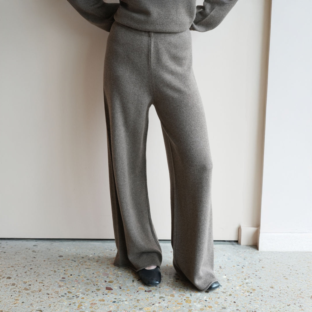 Adler Relaxed Pull-On