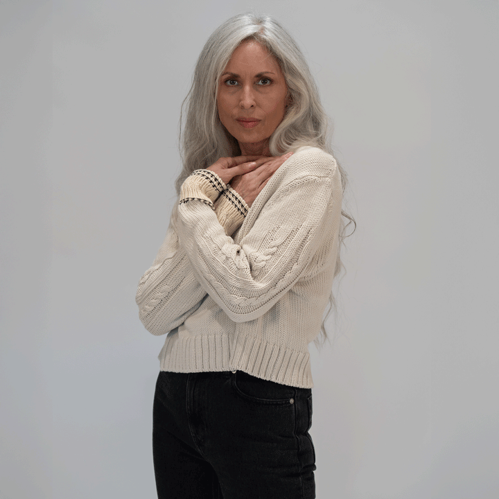 A5040 Cropped V-Neck Sweater