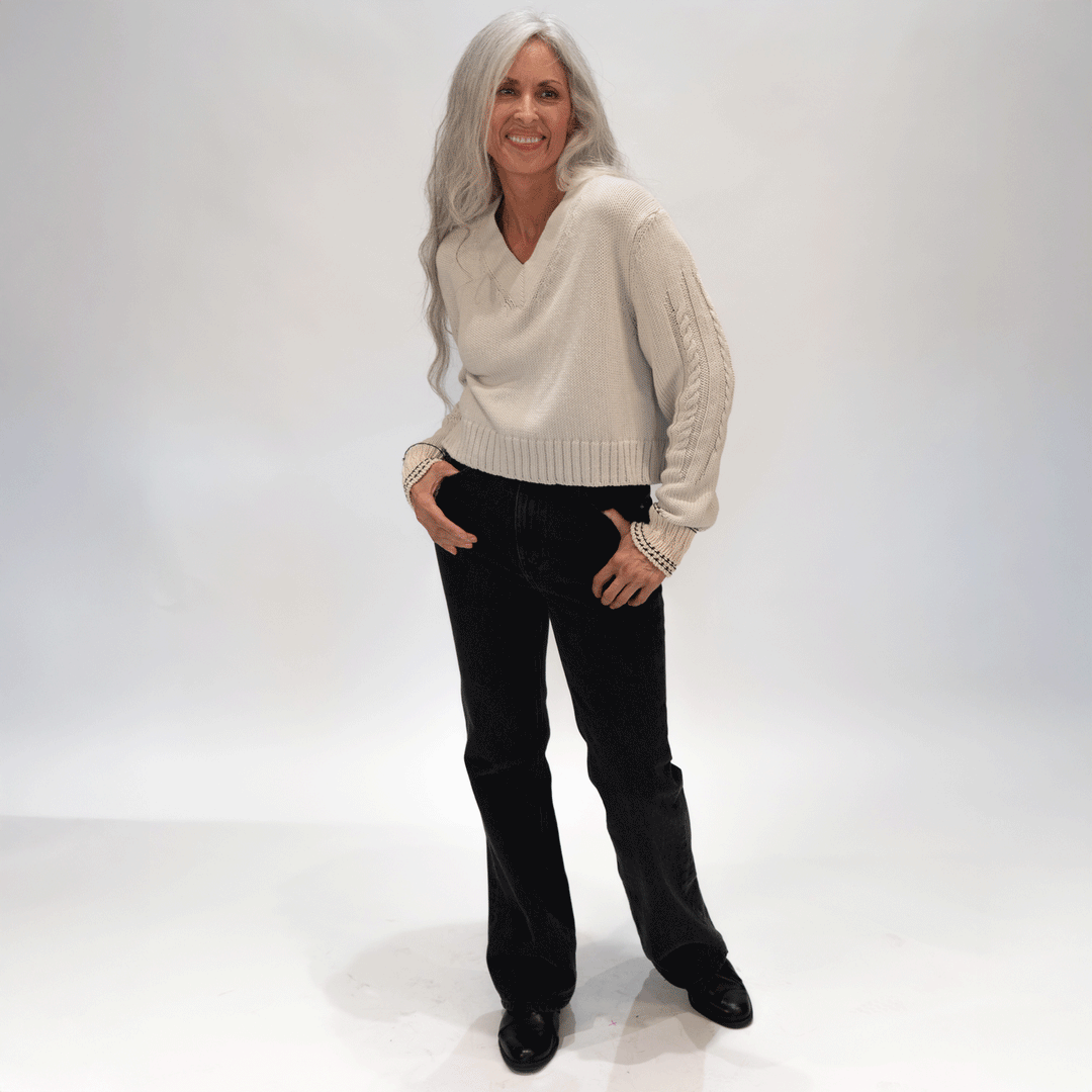 A5040 Cropped V-Neck Sweater