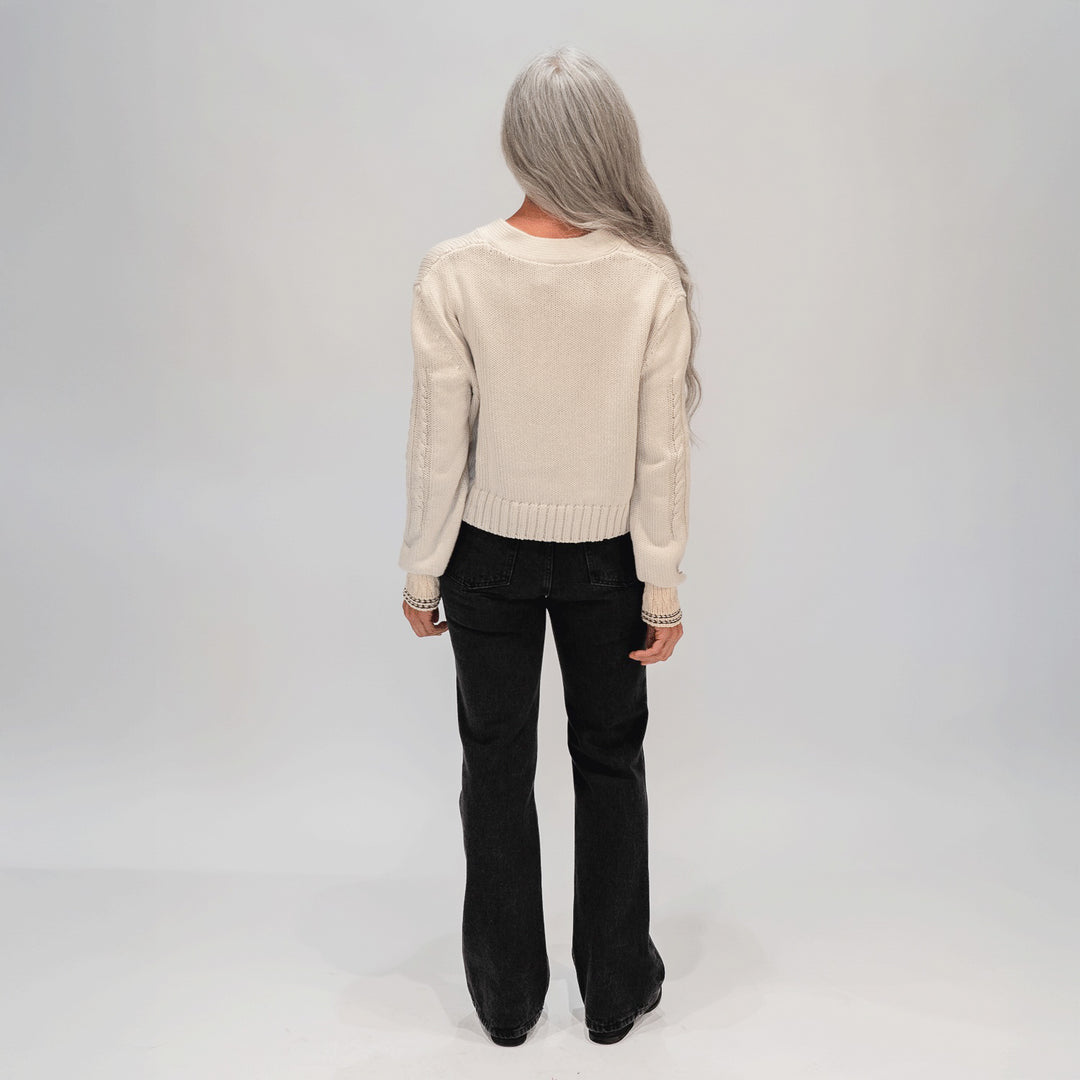 A5040 Cropped V-Neck Sweater